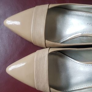 Anne Klein taupe leather shoes 8 m